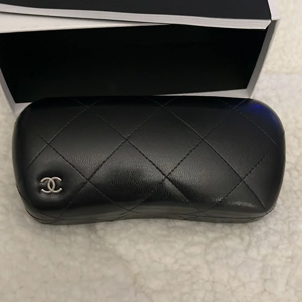 Chanel Sunglasses 100% Authentic beautiful